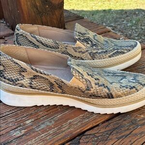 Donald J. Pliner Animal Print  Slip on Mocs Loafers SZ 8M